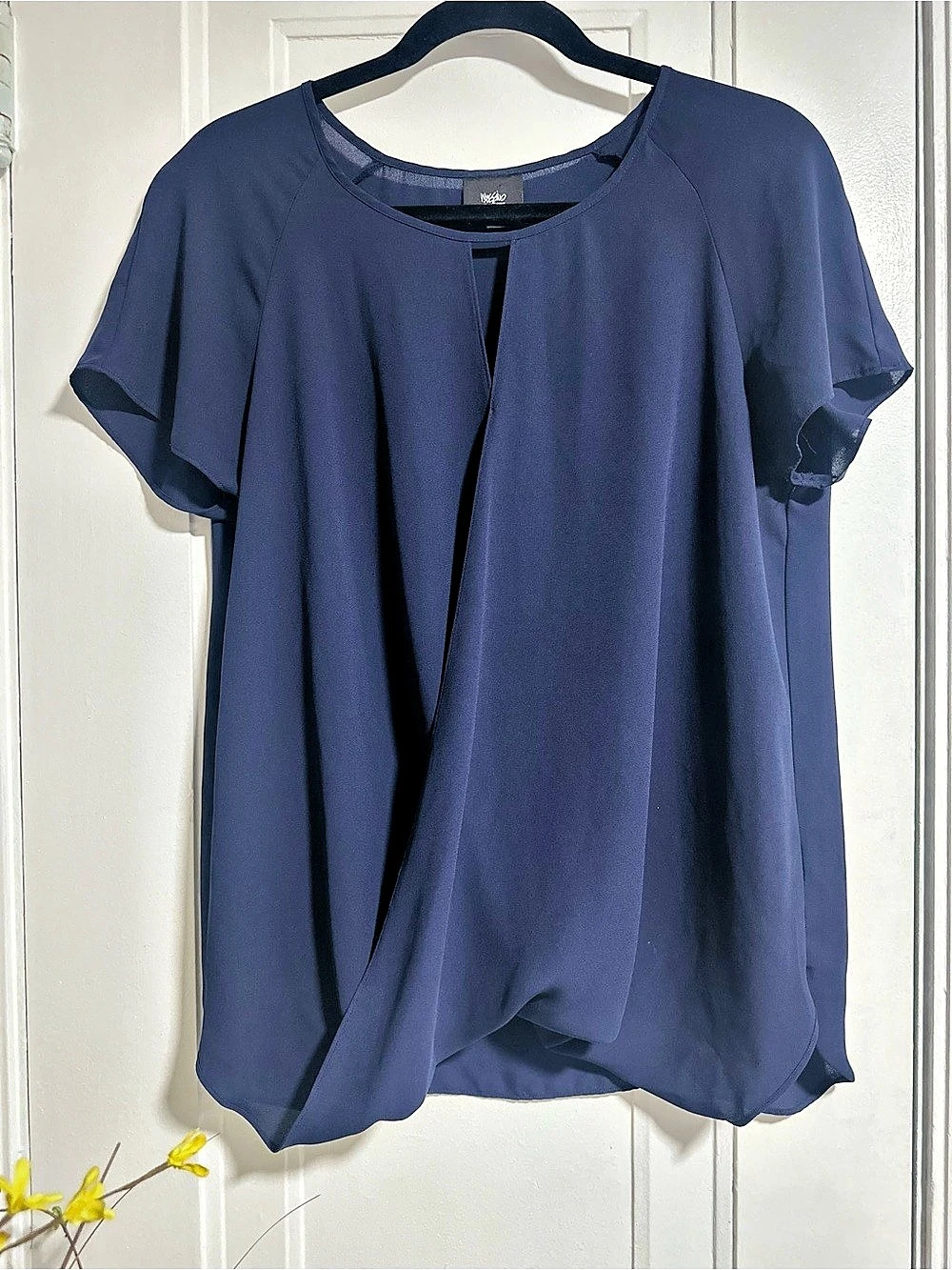 Mossimo Short Sleeve Blouse in Blue M Like New